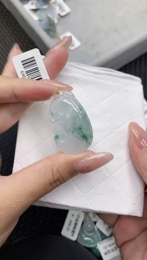 颈饰18K金镶嵌翡翠1111111111