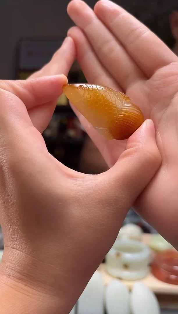 颈饰未镶嵌和田玉吊坠