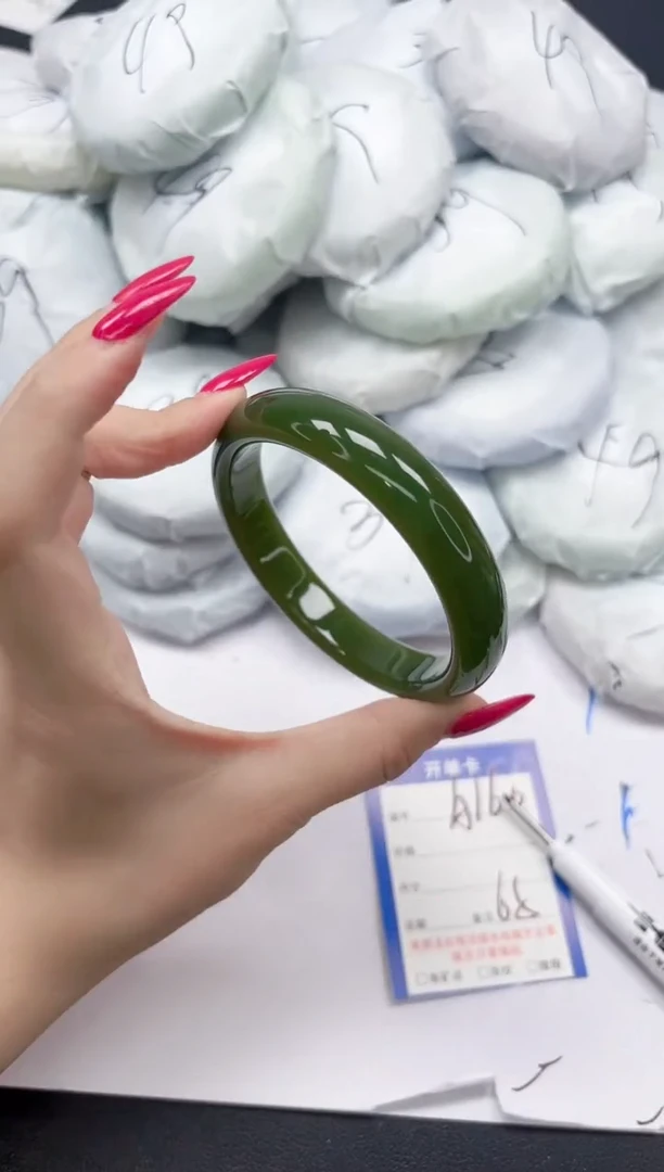 未镶嵌手镯石英质玉A160/65