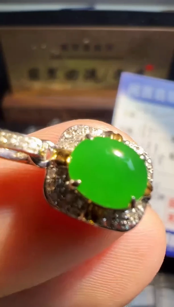 【闪购商品】翡翠颈饰18K金镶嵌翡翠回流