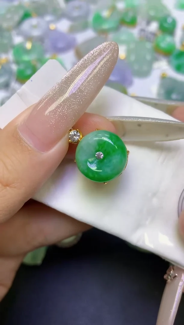 颈饰未镶嵌翡翠天然缅甸翡翠A货百元以上9元证书费自理