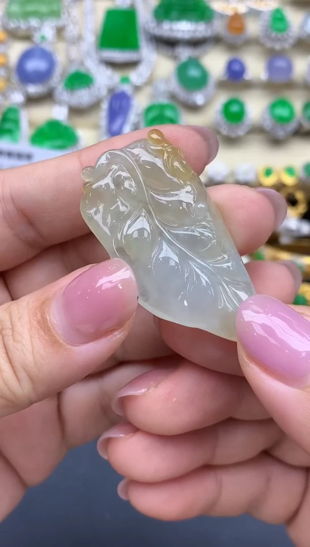 翡翠未镶嵌颈饰132-春日珠宝