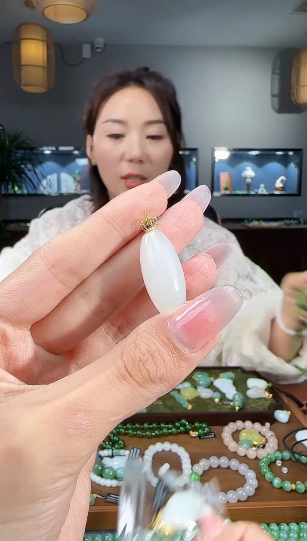 吊坠(不含链)18K金镶嵌和田玉1