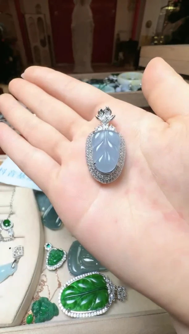 【闪购商品】翡翠吊坠(不含链)未镶嵌翡翠