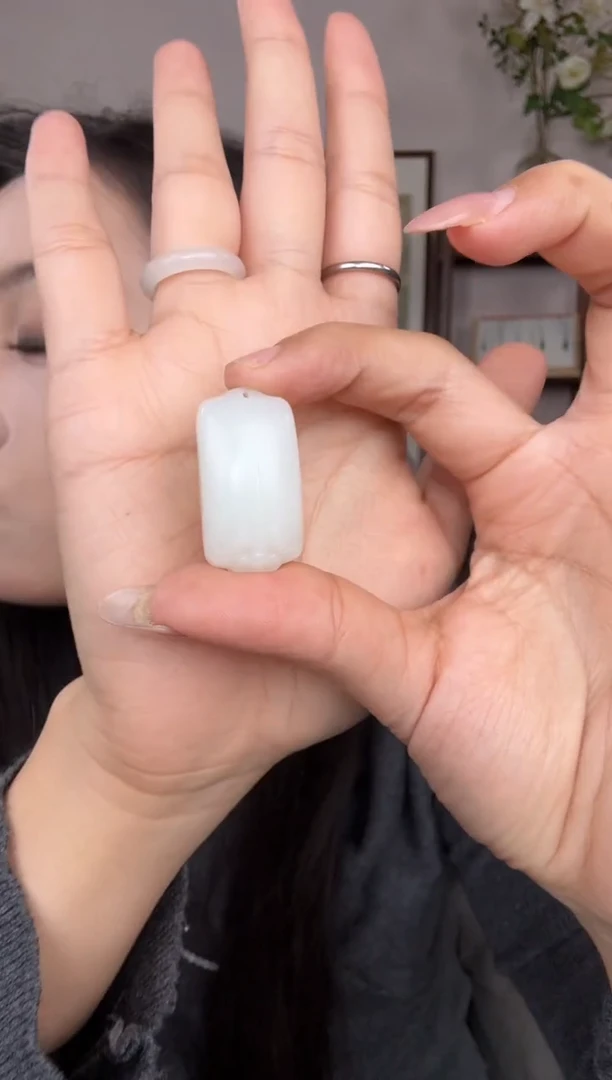 未镶嵌和田玉挂件0133-瑕疵