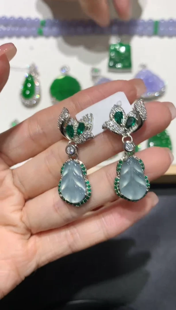 【闪购商品】翡翠吊坠(不含链)未镶嵌2多人多样性随机发货1件