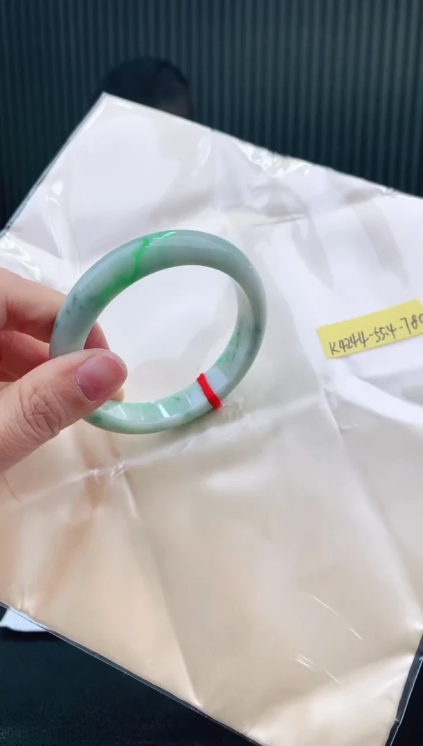 未镶嵌手镯翡翠55