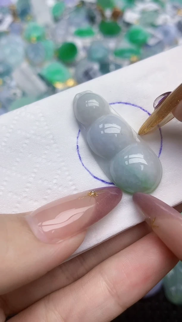 翡翠未镶嵌颈饰   天然翡翠A货  百元以上9米证书费自理