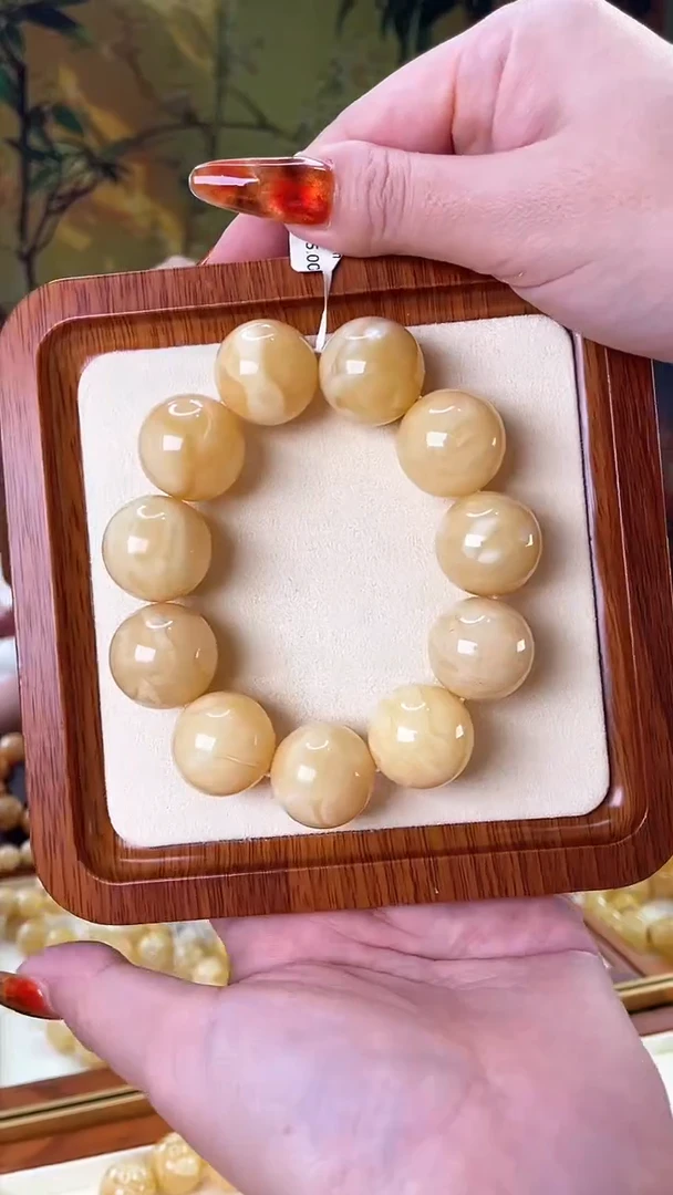 【闪购商品】蜜蜡裸石未镶嵌手串