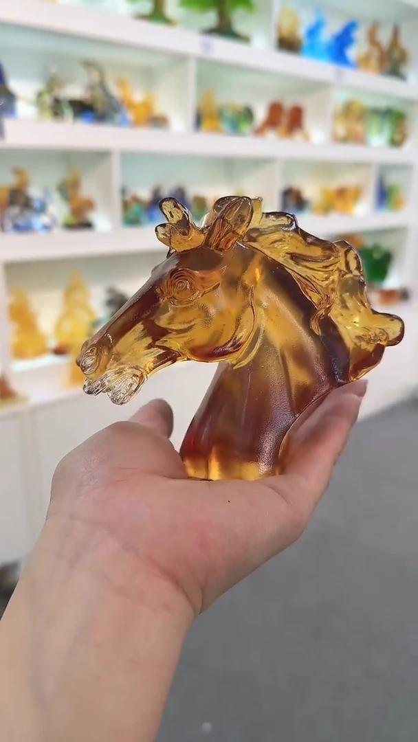 手工艺品琉璃马首