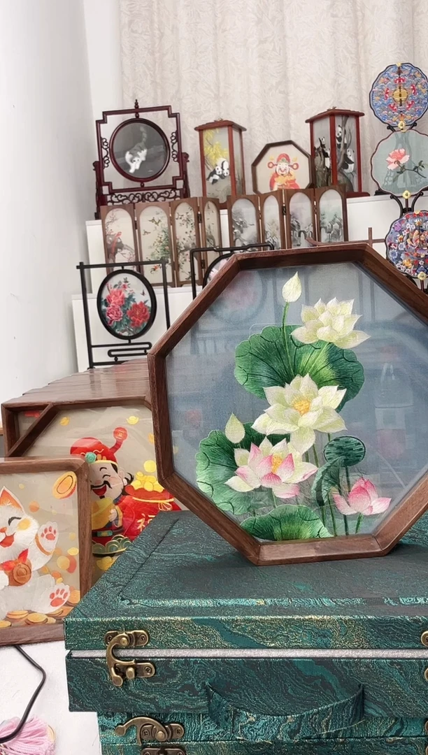 扇子苏绣作品手工精品摆台