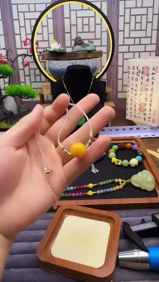 14K金镶嵌颈饰蜜蜡X177