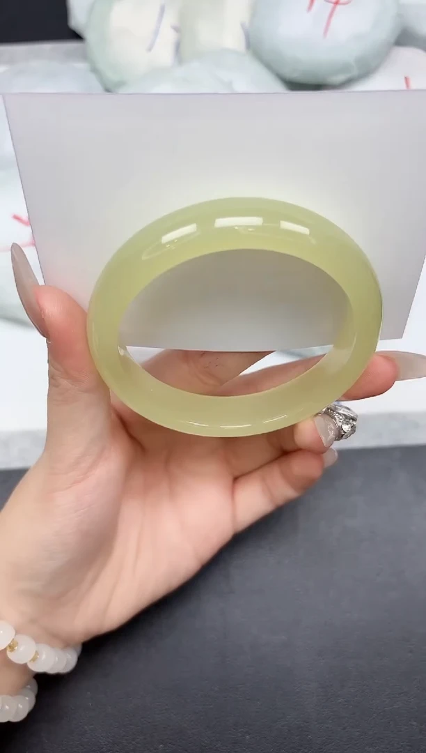 未镶嵌手镯石英质玉212-60.8