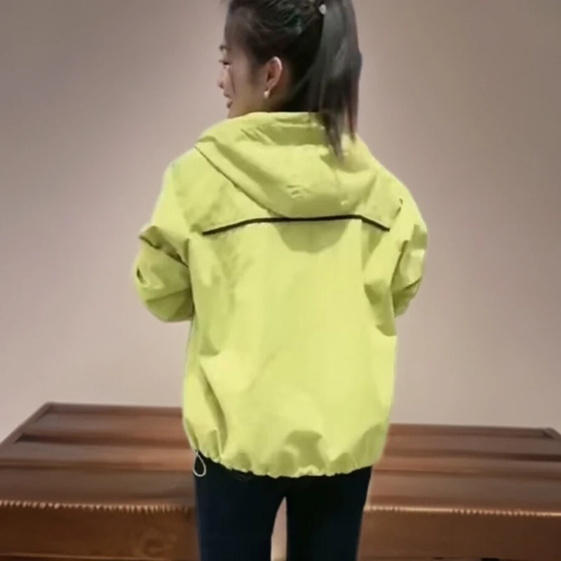 春秋新款韩版洋气显瘦连帽外套欧洲站时尚网红宽松冲锋衣女潮欧美
