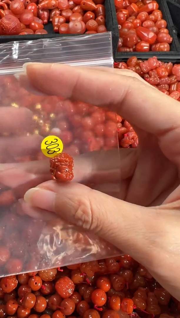 【闪购商品】南红玛瑙颈饰未镶嵌1