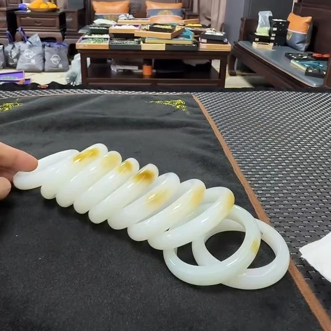 【老郑家】和田玉手镯一支 (多样性发1件)