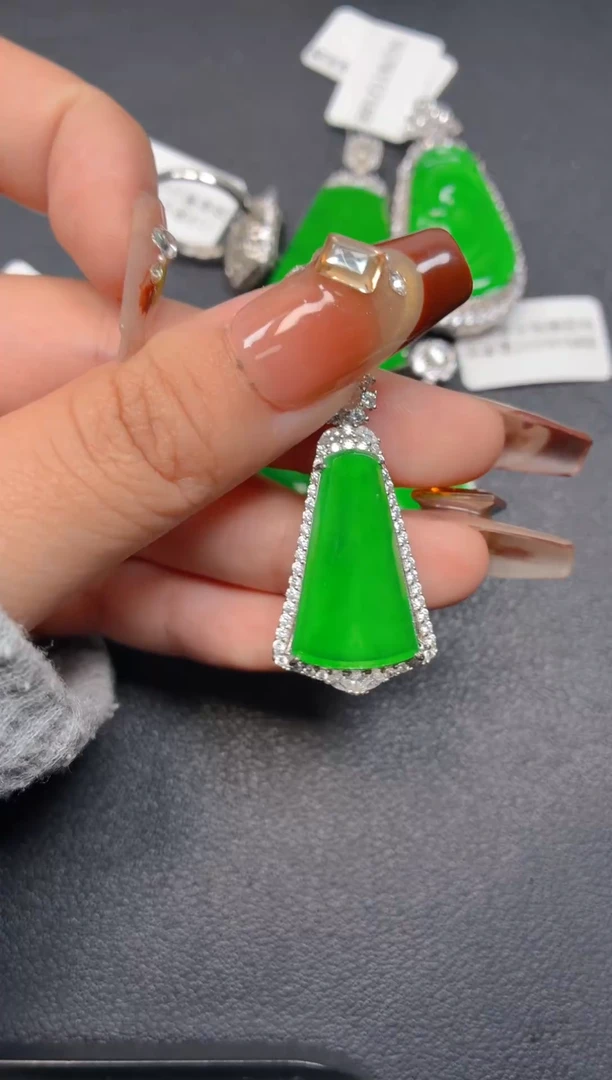 颈饰银S925镶嵌翡翠1