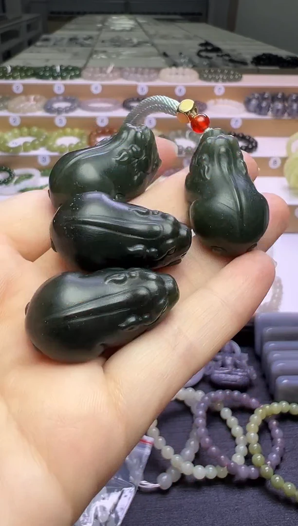 和田玉未镶嵌车挂1号链接多样性发一（先拍先挑）