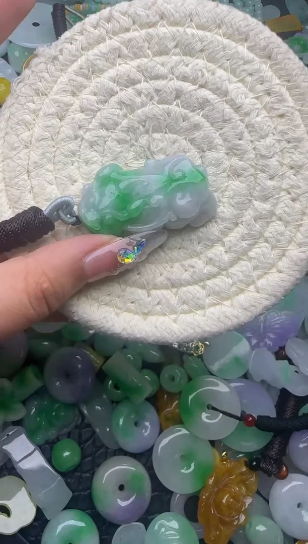 翡翠未镶嵌颈饰天然缅甸翡翠吊坠
