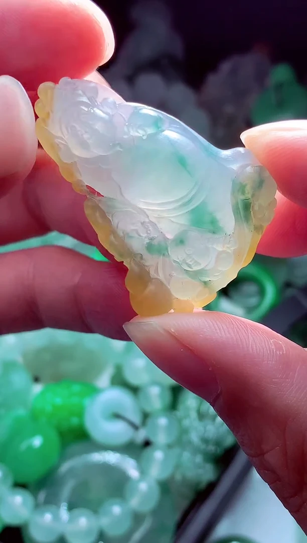 未镶嵌定制翡翠小*?翡翠毛货定制