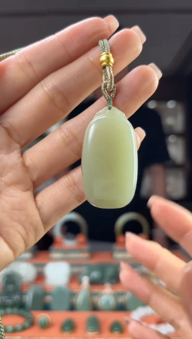 和田玉未镶嵌颈饰佩佩