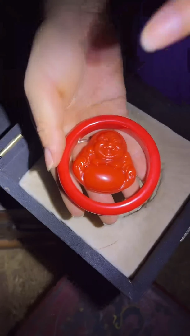 和田玉手镯未镶嵌和田玉红手镯一只加大肚喜乐佛 一一套给