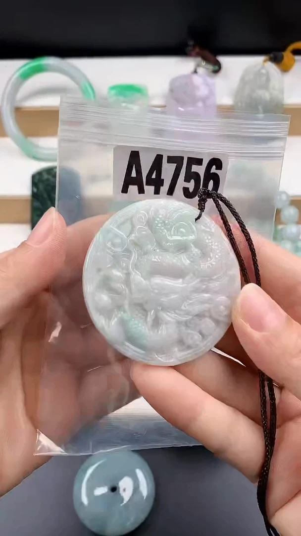 颈饰未镶嵌翡翠天然翡翠吊坠挂件