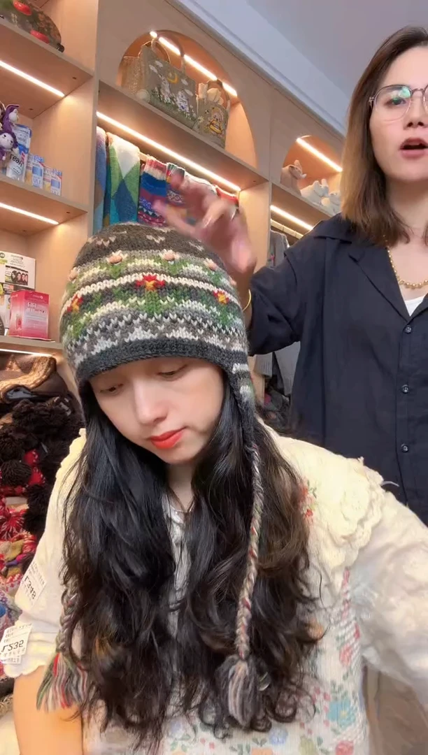 高级灰刺绣提花辫子帽