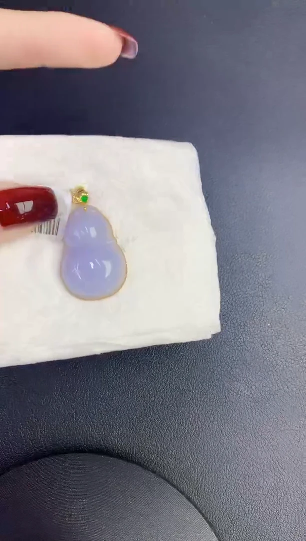 颈饰18K金镶嵌翡翠缅甸天然翡翠A货