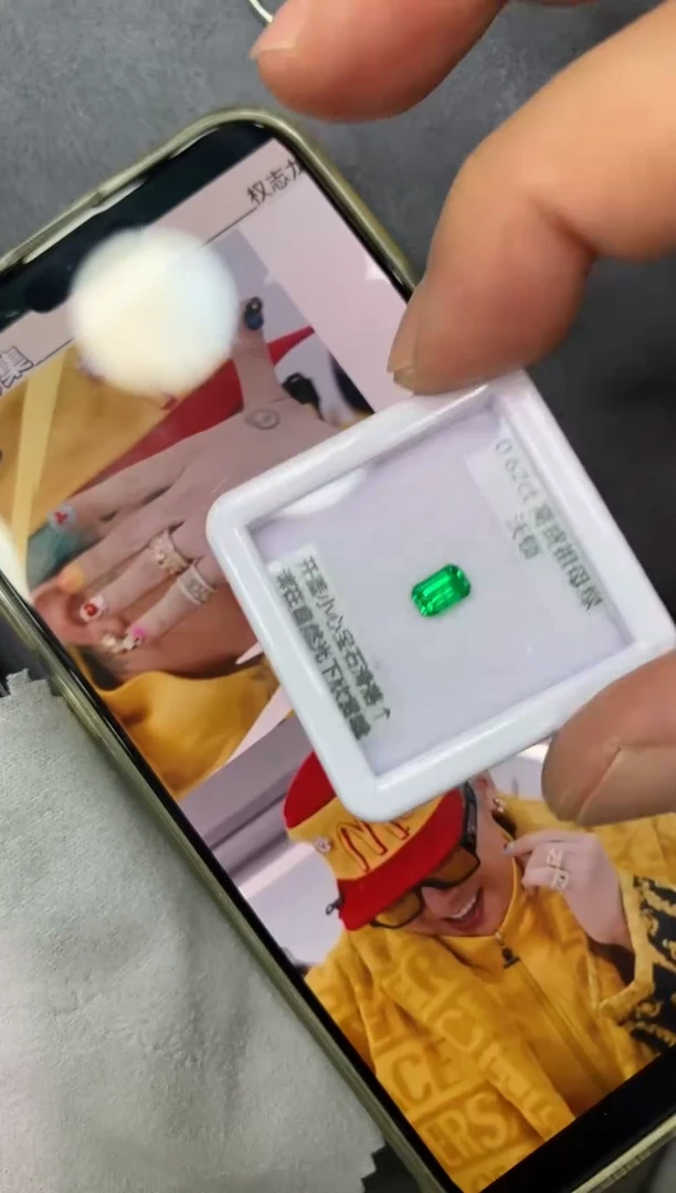 裸石祖母绿0.62ct 70