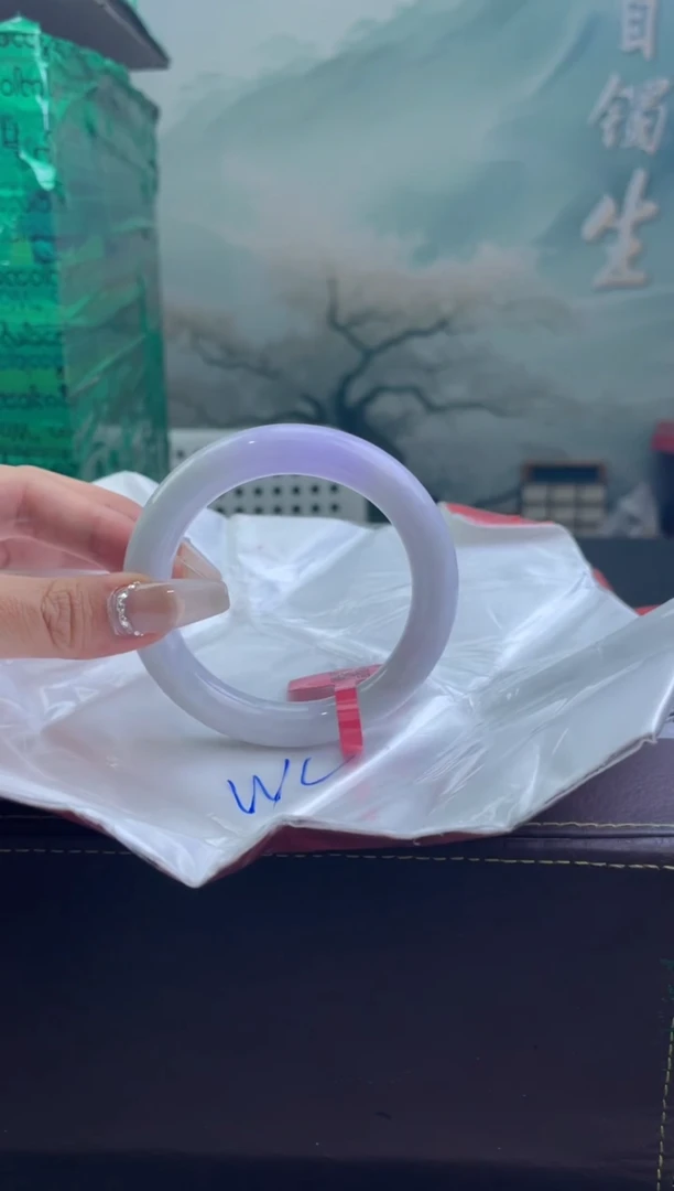 翡翠手镯未镶嵌2