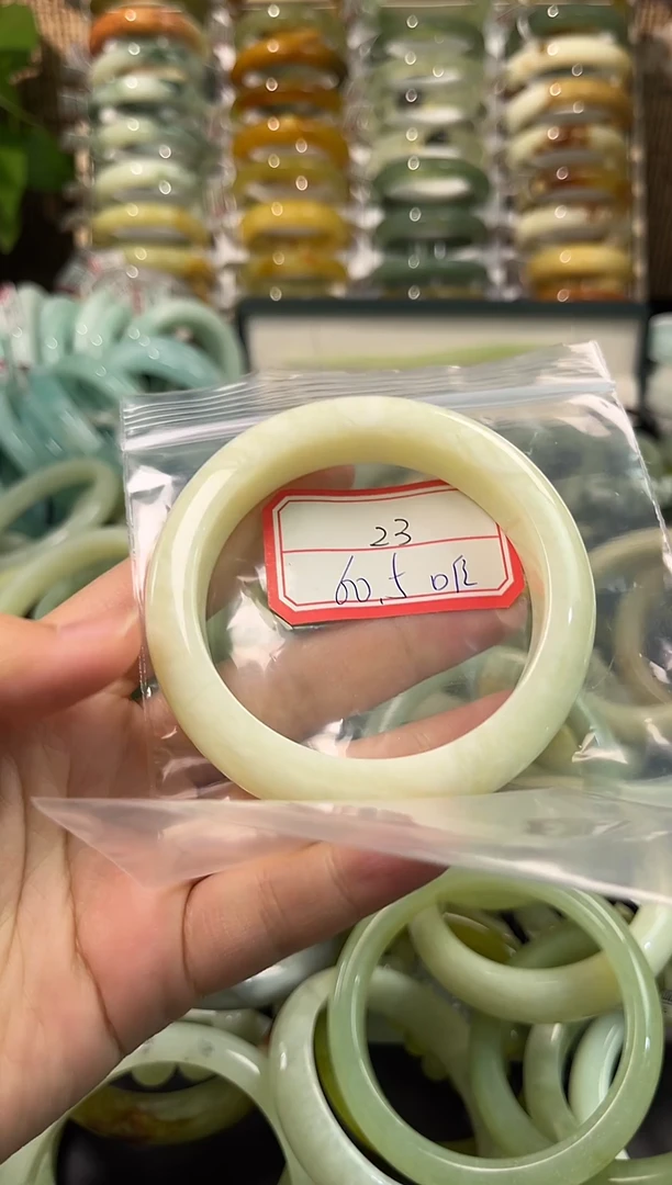 未镶嵌岫玉手镯岫玉手镯