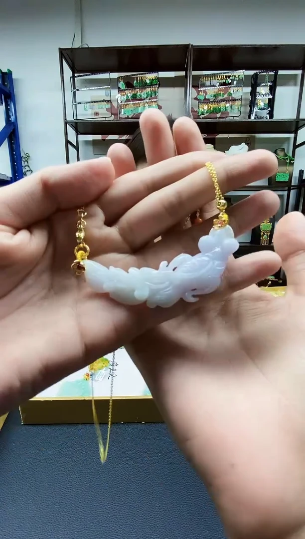 颈饰未镶嵌翡翠吊坠
