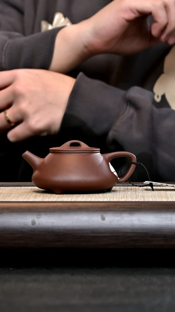 【闪购商品】紫砂茶壶EL12836 宇瓢 红紫泥