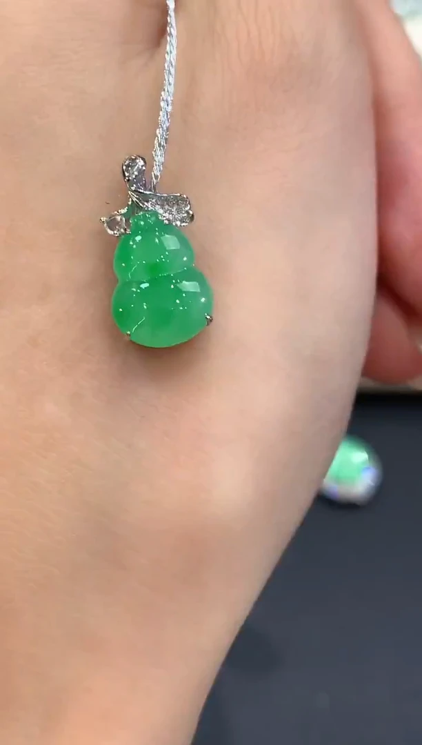 吊坠(不含链)18K金镶嵌翡翠a170