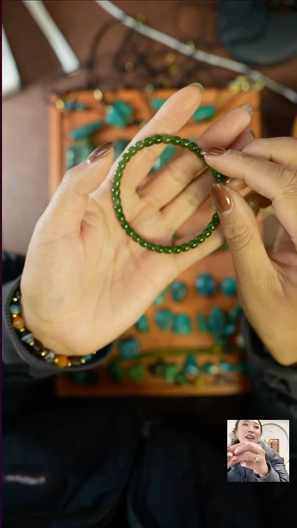 无非金属绿绿的饰品真好看