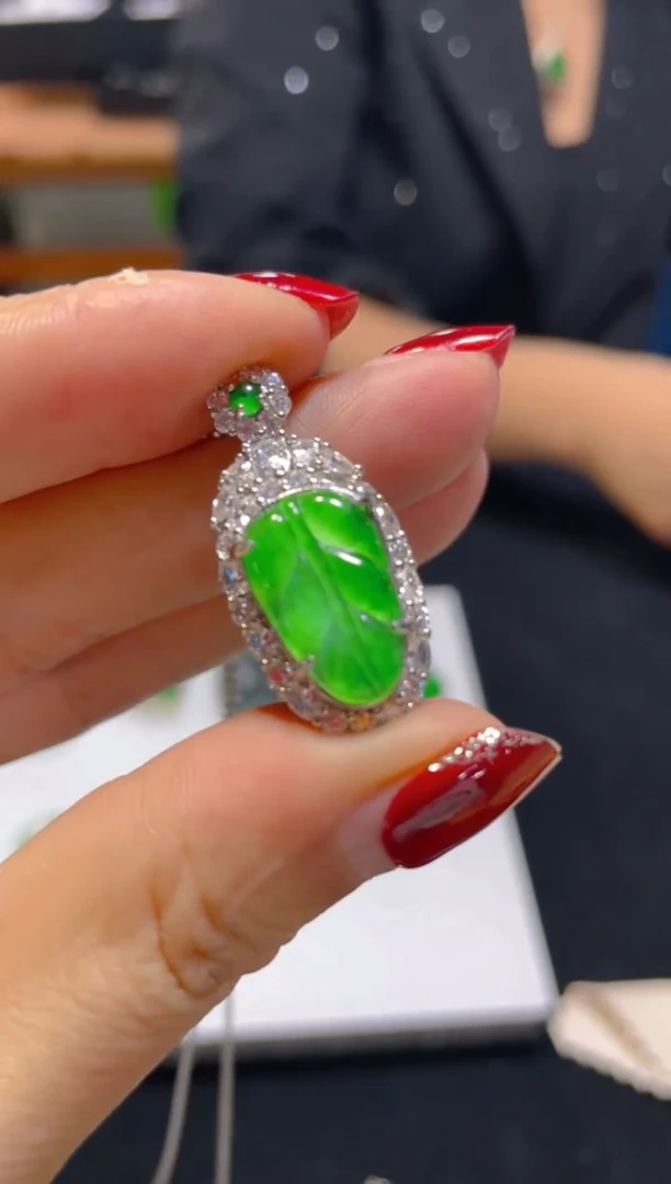 颈饰未镶嵌翡翠天然A货翡翠 多样性发其一