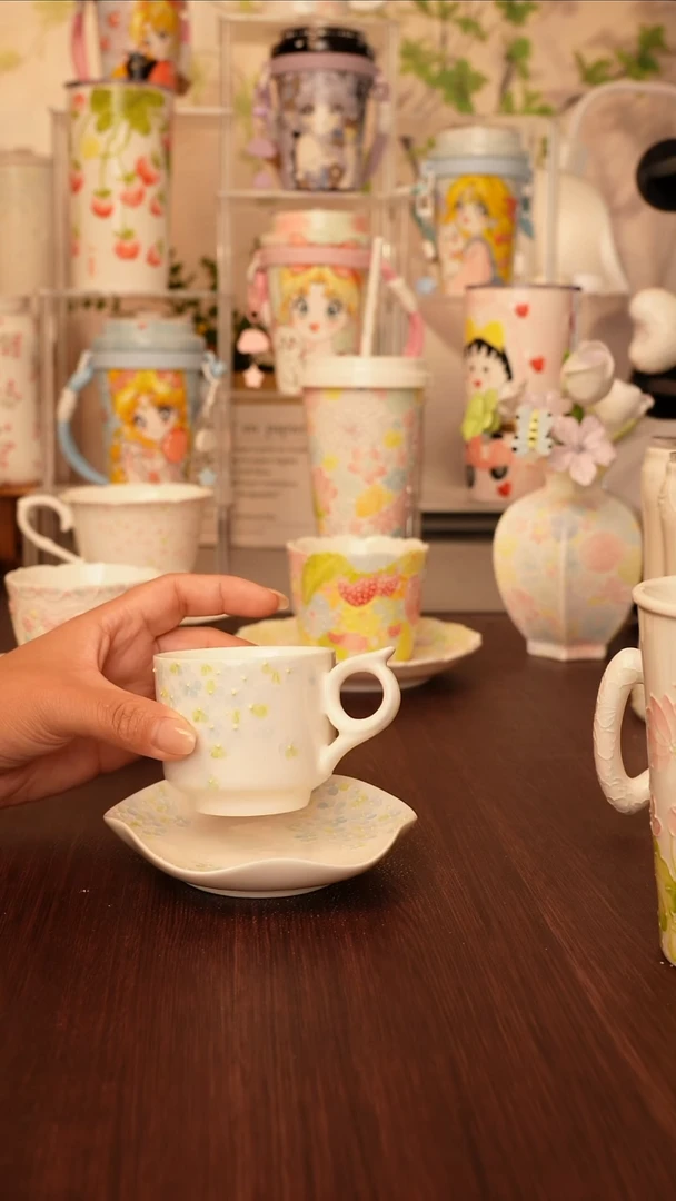 陶景德镇手绘的杯子