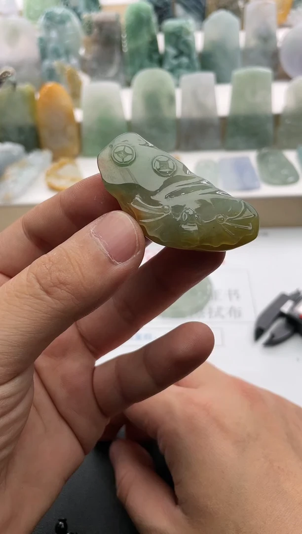 【闪购商品】翡翠颈饰未镶嵌..../1/22/ 97