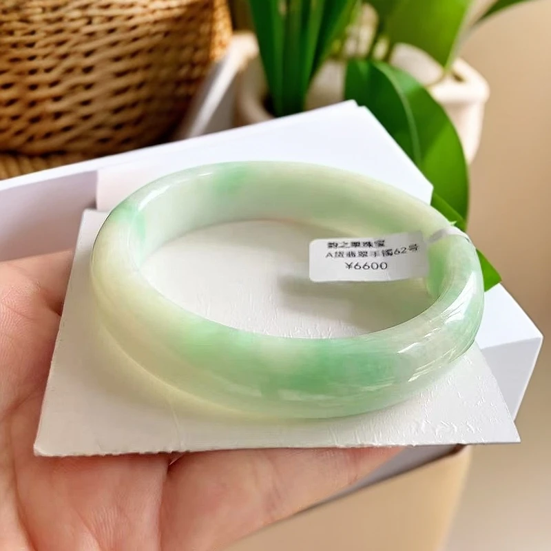 天然A货老坑缅甸翡翠手镯63正圈15.5*9.0黄底果绿色