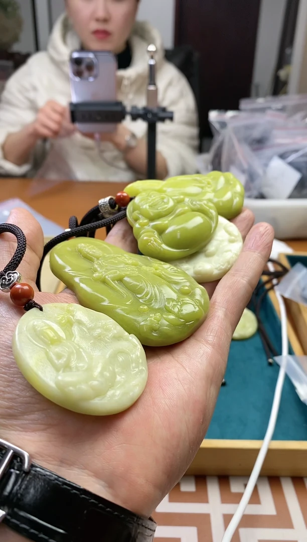 【闪购商品】蛇纹石玉其它未镶嵌多样性发货一个