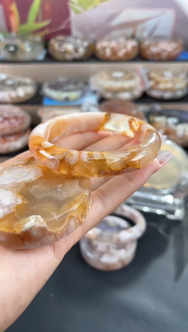 未镶嵌手镯石英质玉58