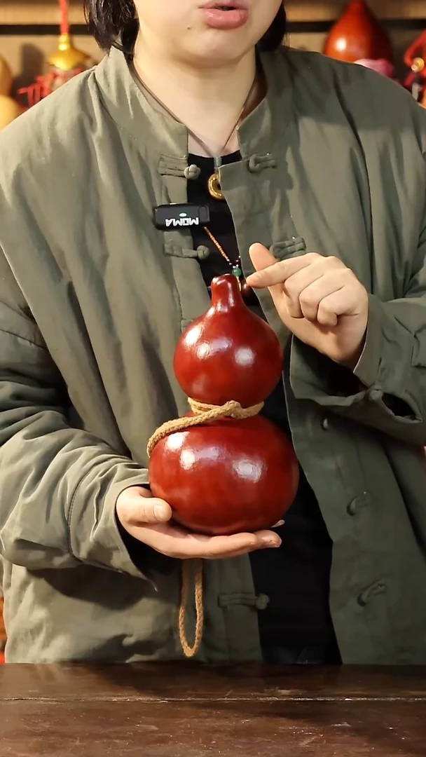 直播链接酒葫芦18歪坐有天疤