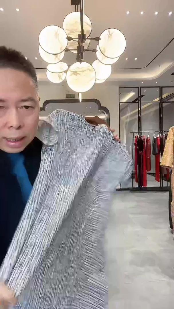 重磅真丝高定条纹旗袍 599 l码 110斤