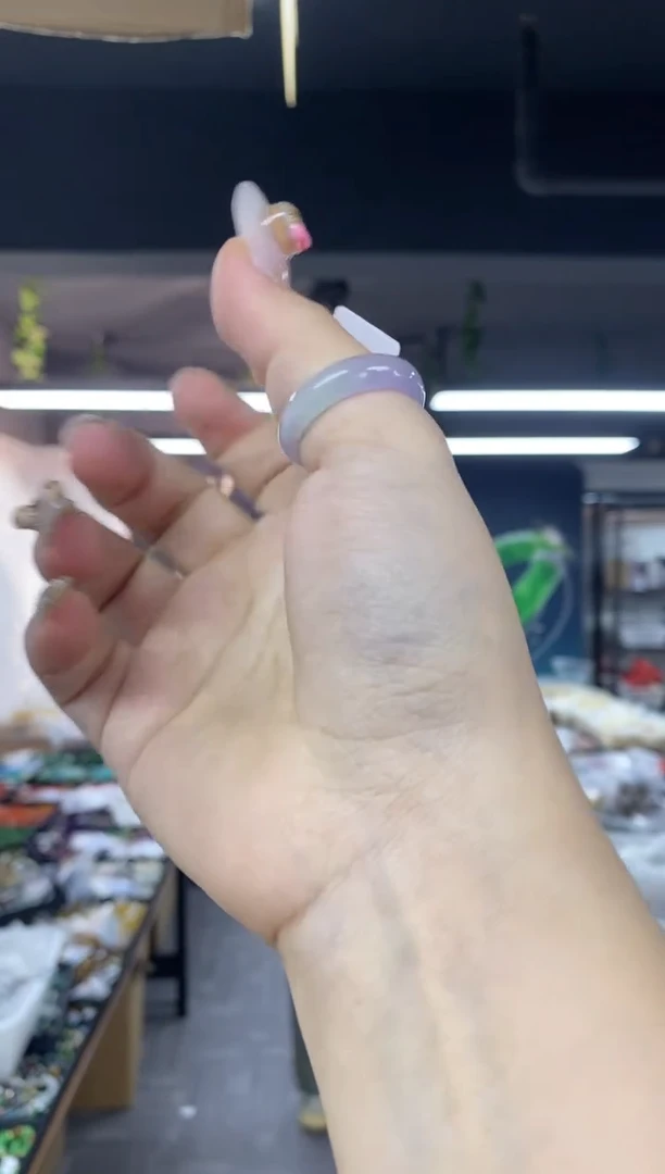 未镶嵌戒指翡翠多样性发其一颜色微差