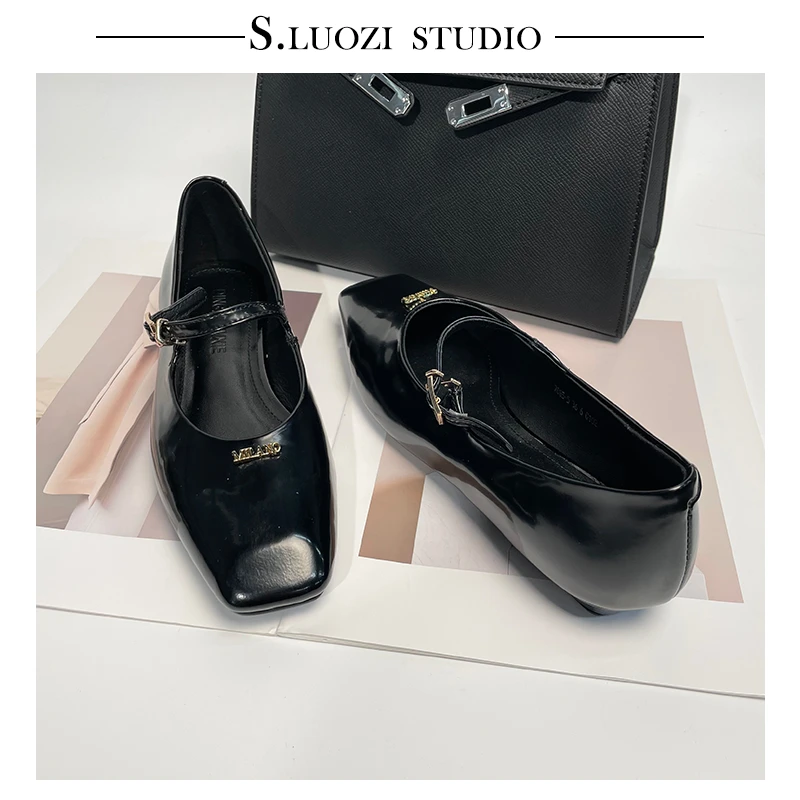 诗罗姿2025方头低跟时尚学院风单鞋平底粗跟低跟复古黑色棕色