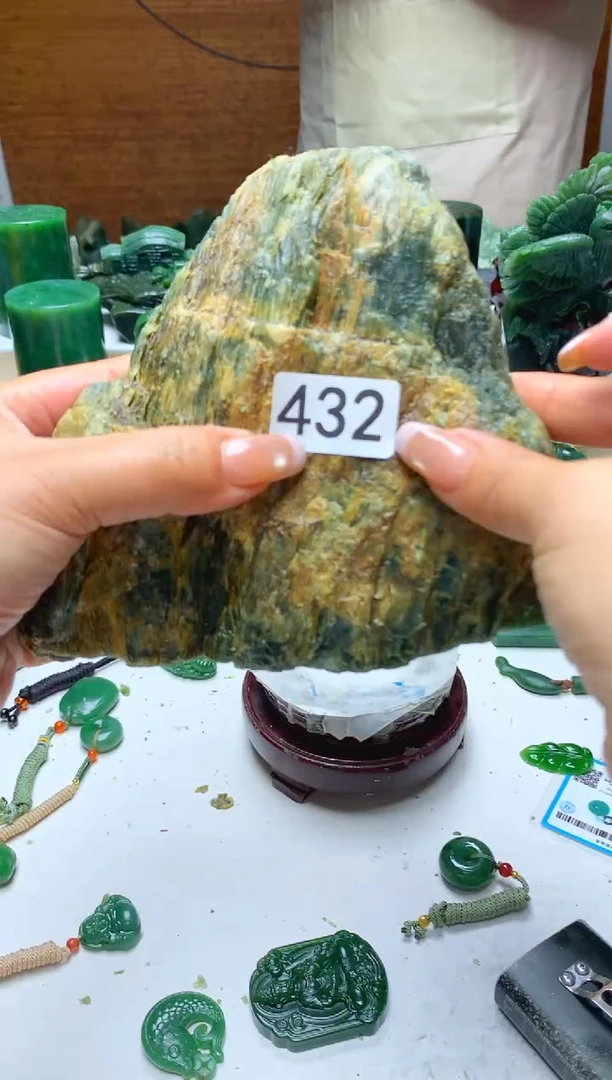 未镶嵌和田玉摆件1