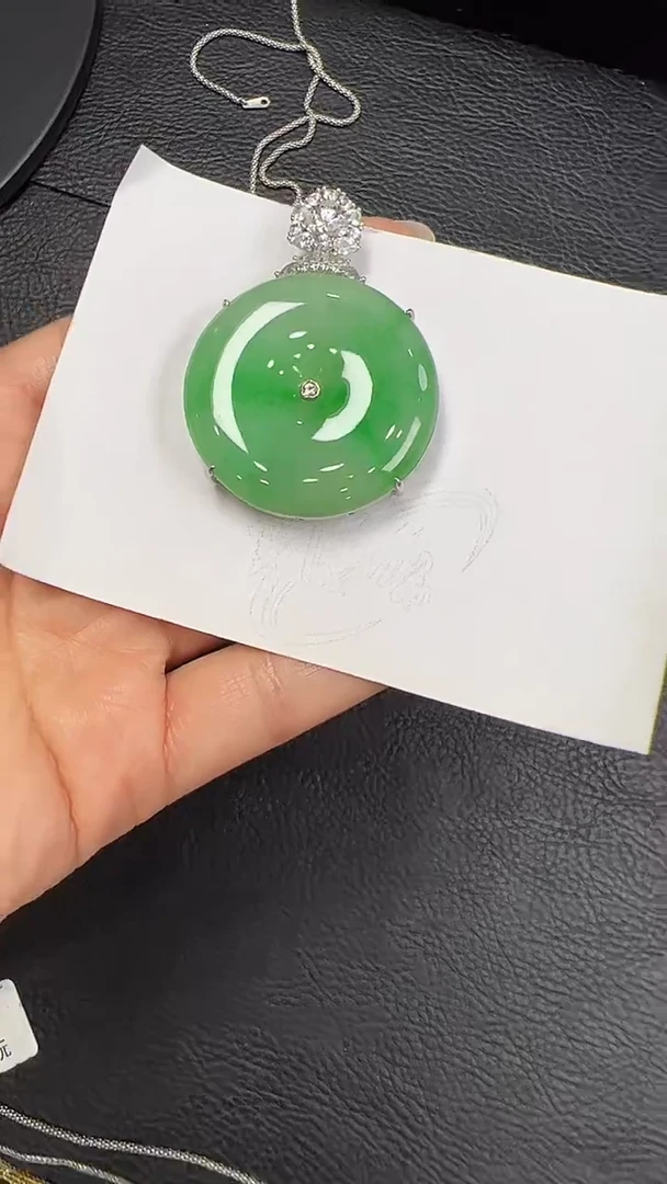 18K金镶嵌挂件翡翠@*红平安扣总价57000分单