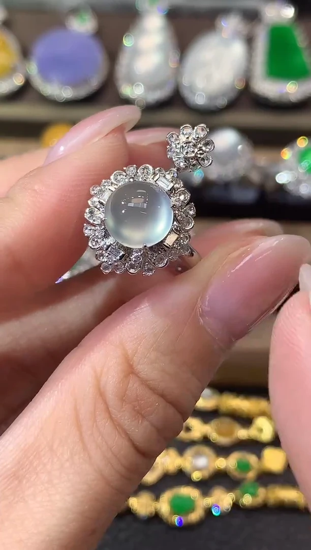 18K金镶嵌戒指翡翠A60