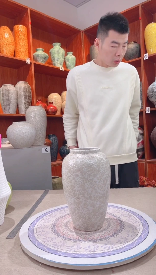 【闪购商品】瓶茶白 中号 陶瓷花瓶 无花